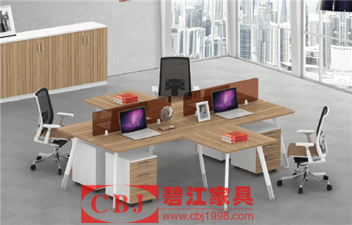 辦公桌擺放